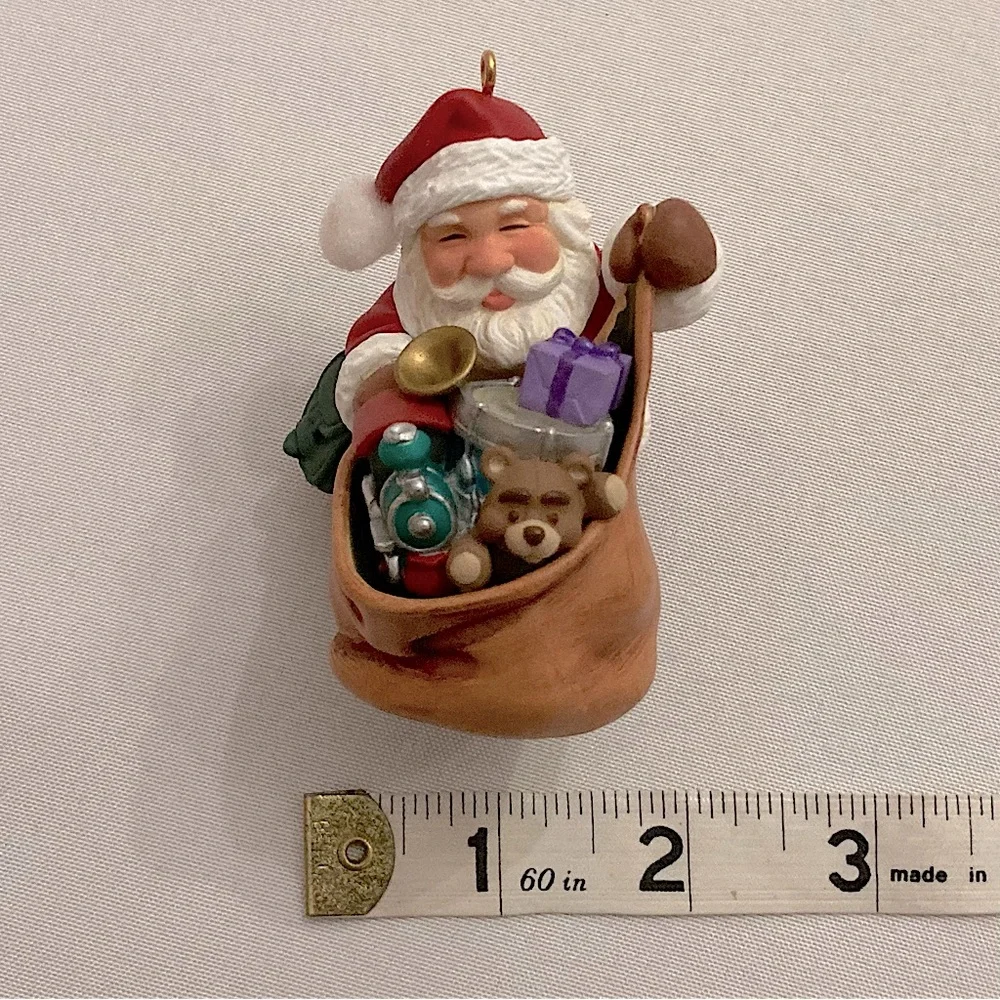 💚 Vintage 2005 Exclusive VIP Gift Hallmark Keepsake Santa’s Magic Sack Ornament